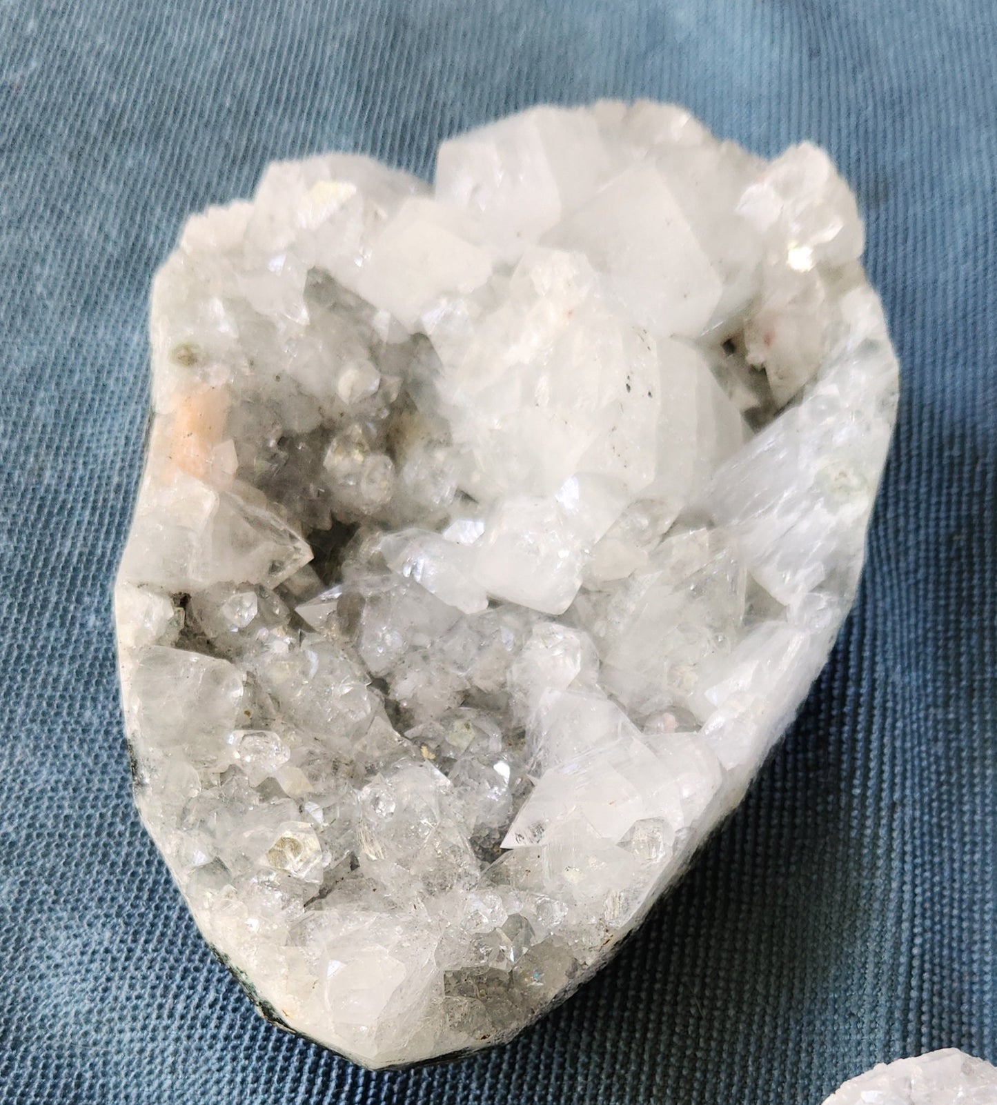 Diamond Apophyllite / Diamond Fisheye Mineral Geodes