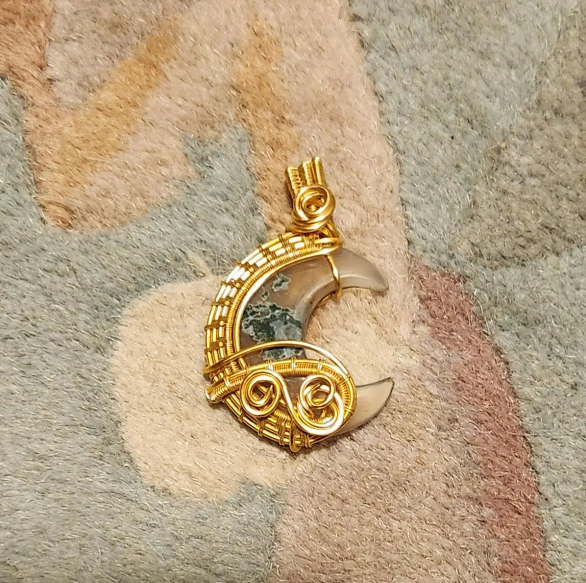 Gold Wire Wrapped Dendritic Agate, Reiki, Protection, Root Chakra, Positive Energy, Heart Chakra, Gemini, Gemini Woman, gemini zodiac, Etsy