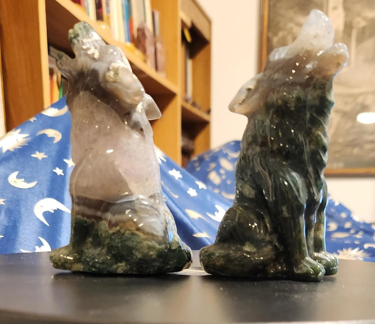 Moss Agate Wolf Carving, Howling Wolf Carving, Moss Agate Animal Carving, Carved Crystal Wolf,Chalcedony,Tranquility and Emotional Balance Etsy